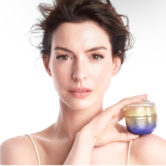 Shiseido Vital Perfection Brand New in Box!! - Picture 4 of 16